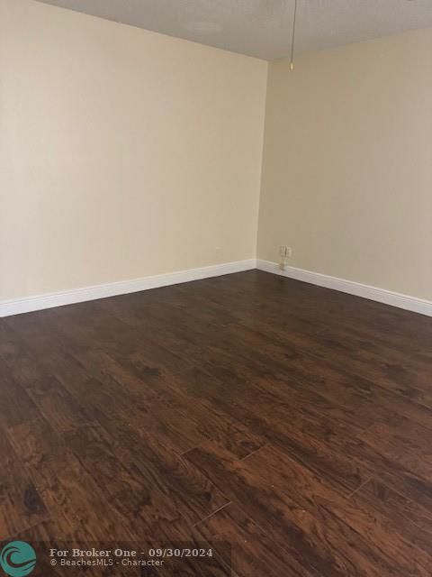 For Rent: $2,500 (2 beds, 2 baths, 1205 Square Feet)