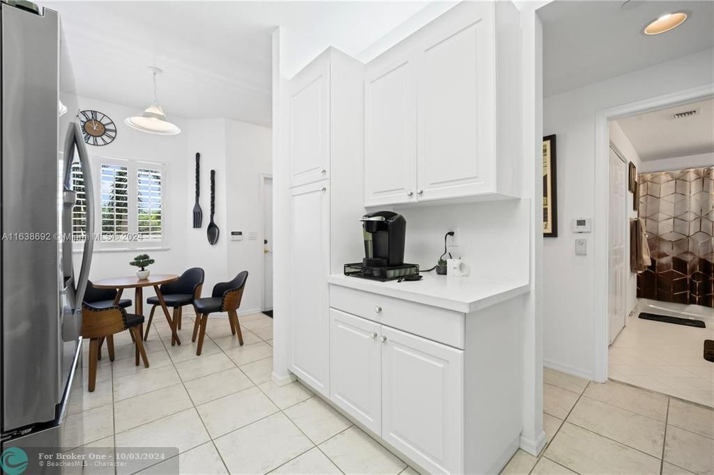 For Sale: $220,000 (2 beds, 2 baths, 1234 Square Feet)