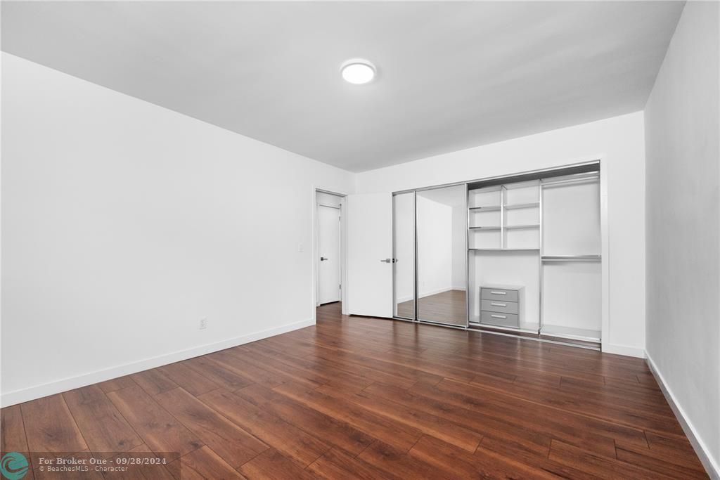 For Rent: $2,200 (2 beds, 1 baths, 1008 Square Feet)