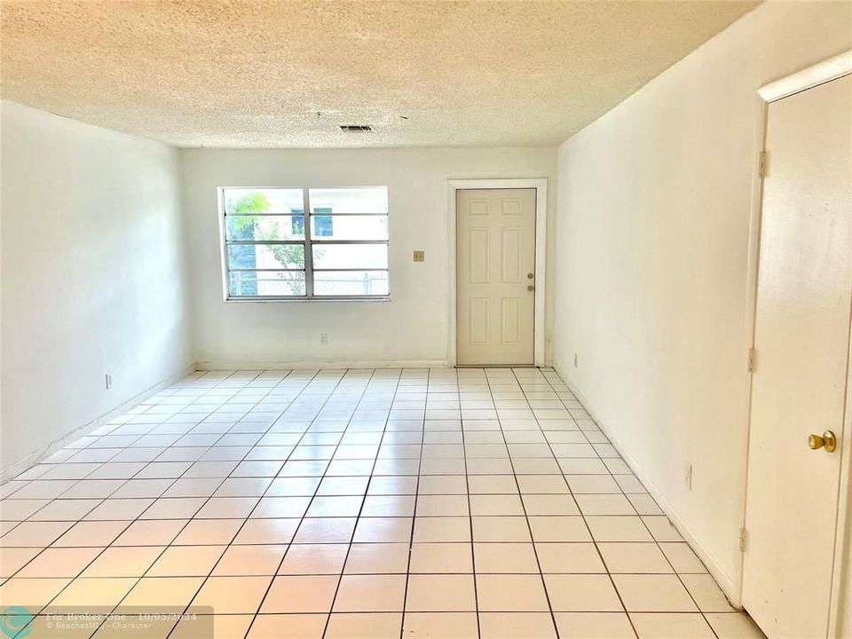 For Sale: $2,300 (2 beds, 2 baths, 1020 Square Feet)