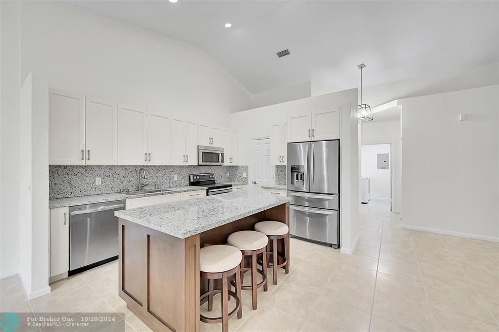 For Sale: $564,900 (3 beds, 2 baths, 1747 Square Feet)