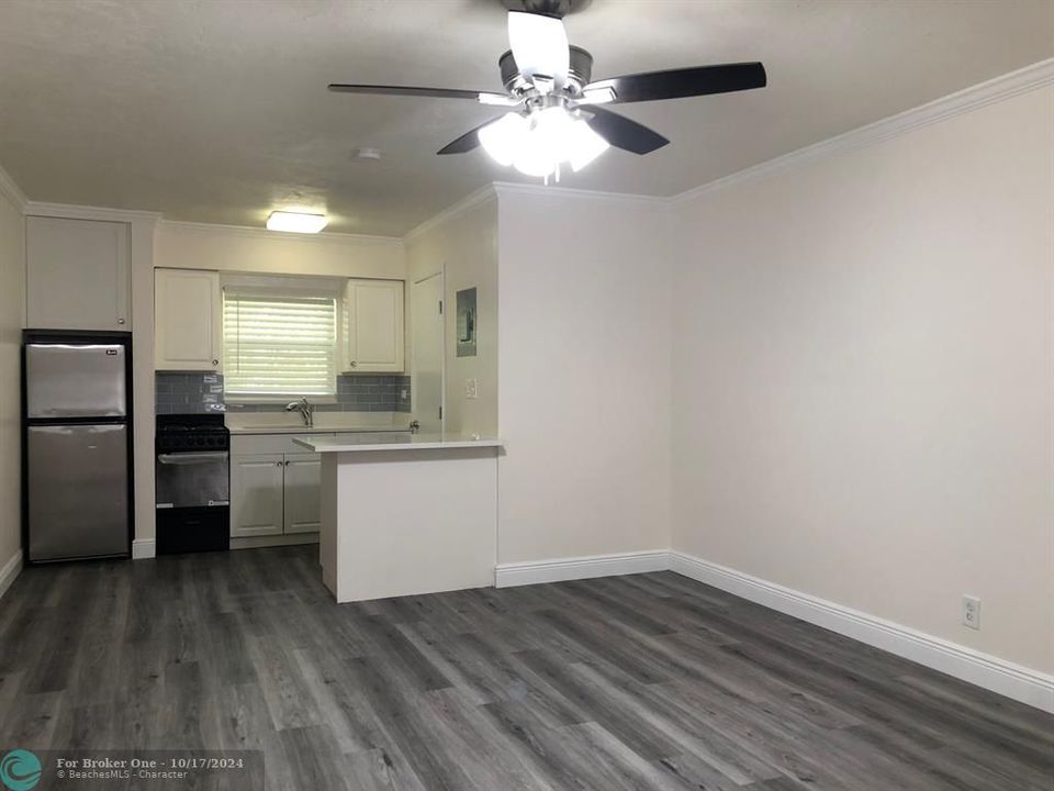 For Rent: $1,725 (1 beds, 1 baths, 600 Square Feet)