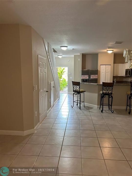 For Rent: $3,475 (3 beds, 2 baths, 1404 Square Feet)