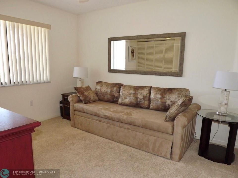 For Sale: $325,000 (2 beds, 2 baths, 1392 Square Feet)