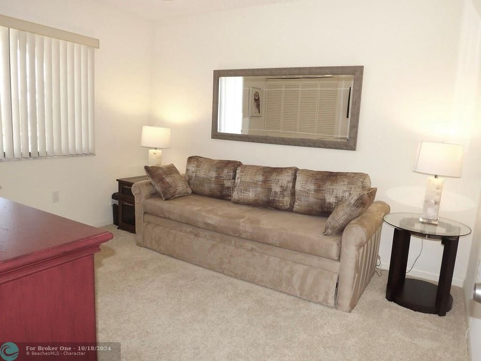 For Sale: $325,000 (2 beds, 2 baths, 1392 Square Feet)