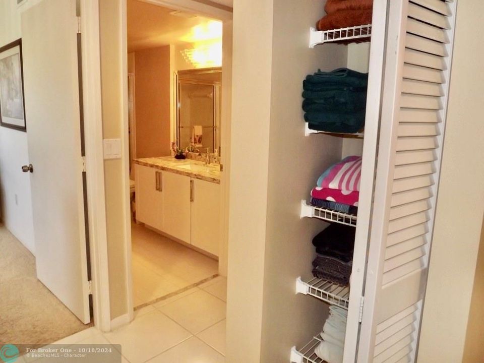 En Venta: $325,000 (2 camas, 2 baños, 1392 Pies cuadrados)