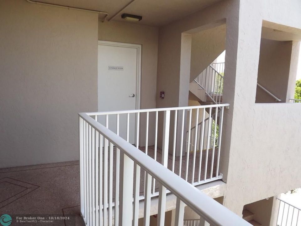 For Sale: $325,000 (2 beds, 2 baths, 1392 Square Feet)