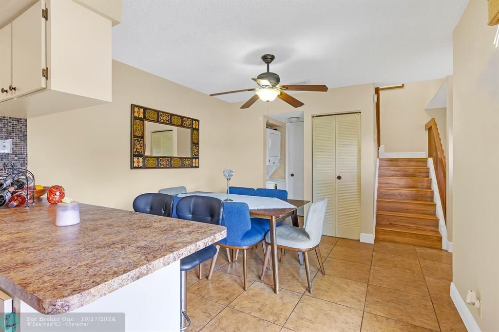 For Sale: $354,900 (2 beds, 2 baths, 1284 Square Feet)