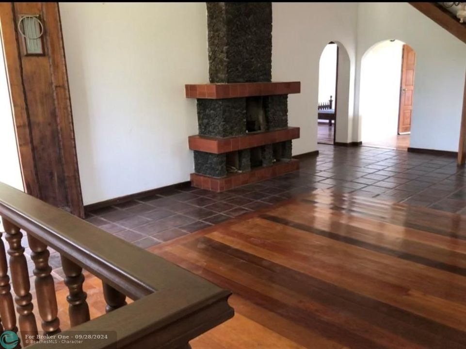 En Venta: $249,900 (4 camas, 4 baños, 3982 Pies cuadrados)