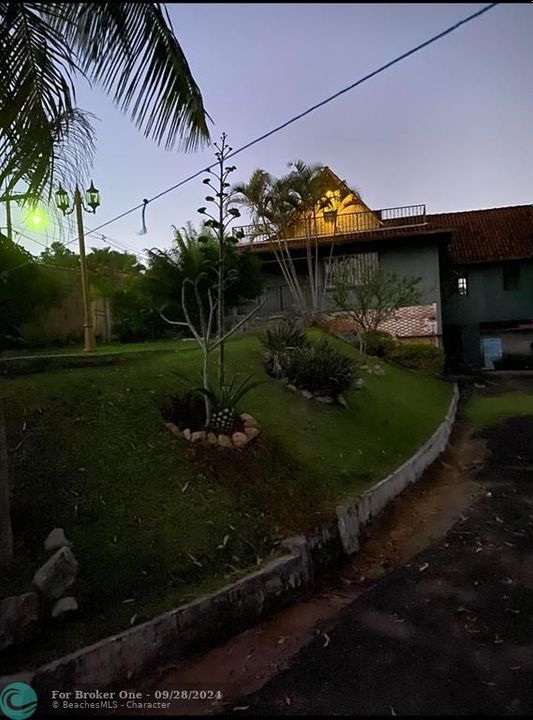 En Venta: $249,900 (4 camas, 4 baños, 3982 Pies cuadrados)