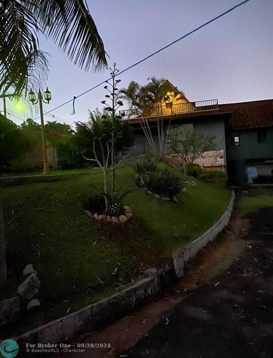 En Venta: $249,900 (4 camas, 4 baños, 3982 Pies cuadrados)