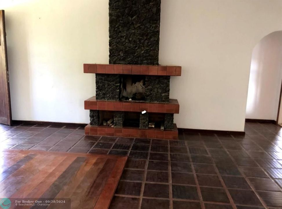 En Venta: $249,900 (4 camas, 4 baños, 3982 Pies cuadrados)