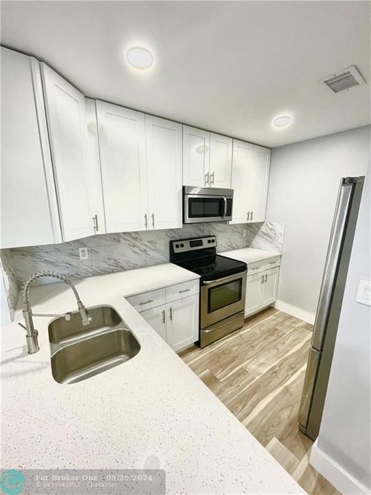 For Rent: $2,150 (2 beds, 2 baths, 760 Square Feet)