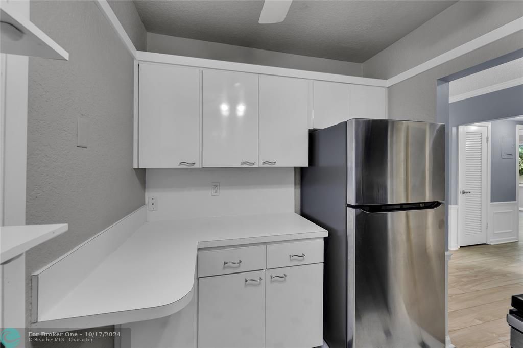 For Sale: $224,990 (2 beds, 1 baths, 875 Square Feet)