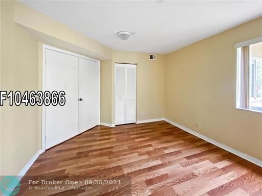 For Rent: $1,900 (2 beds, 1 baths, 1035 Square Feet)