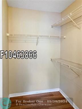 For Rent: $1,900 (2 beds, 1 baths, 1035 Square Feet)