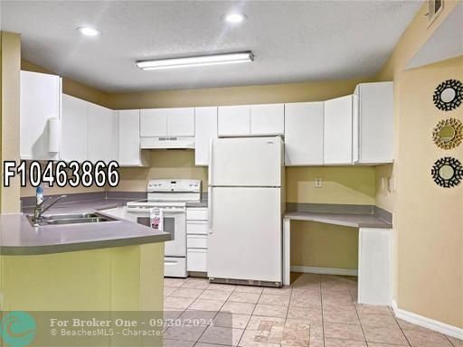 For Rent: $1,900 (2 beds, 1 baths, 1035 Square Feet)