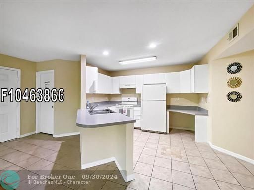 For Rent: $1,900 (2 beds, 1 baths, 1035 Square Feet)