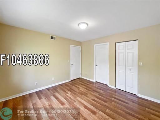 For Rent: $1,900 (2 beds, 1 baths, 1035 Square Feet)