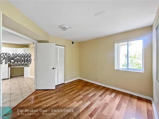 For Rent: $1,900 (2 beds, 1 baths, 1035 Square Feet)