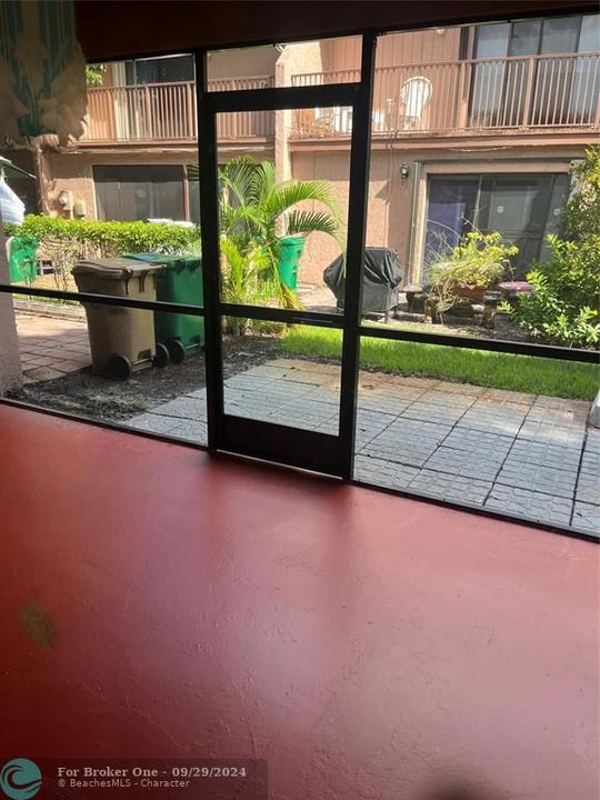 En Venta: $330,000 (2 camas, 2 baños, 1800 Pies cuadrados)