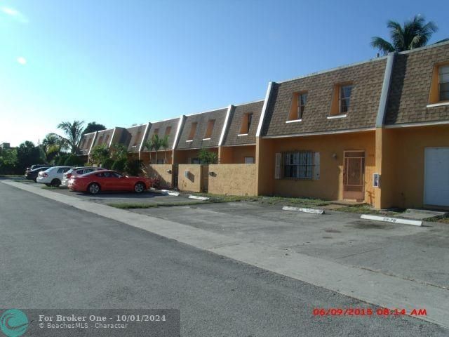 For Sale: $249,900 (3 beds, 2 baths, 1200 Square Feet)