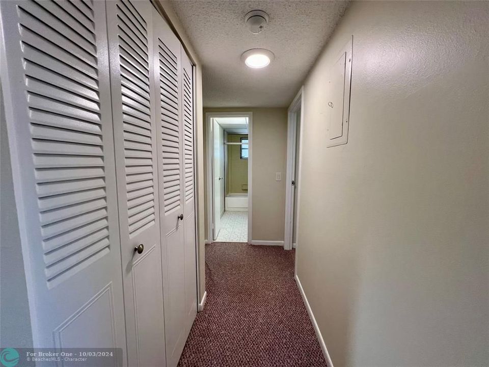 For Sale: $226,500 (2 beds, 2 baths, 1179 Square Feet)