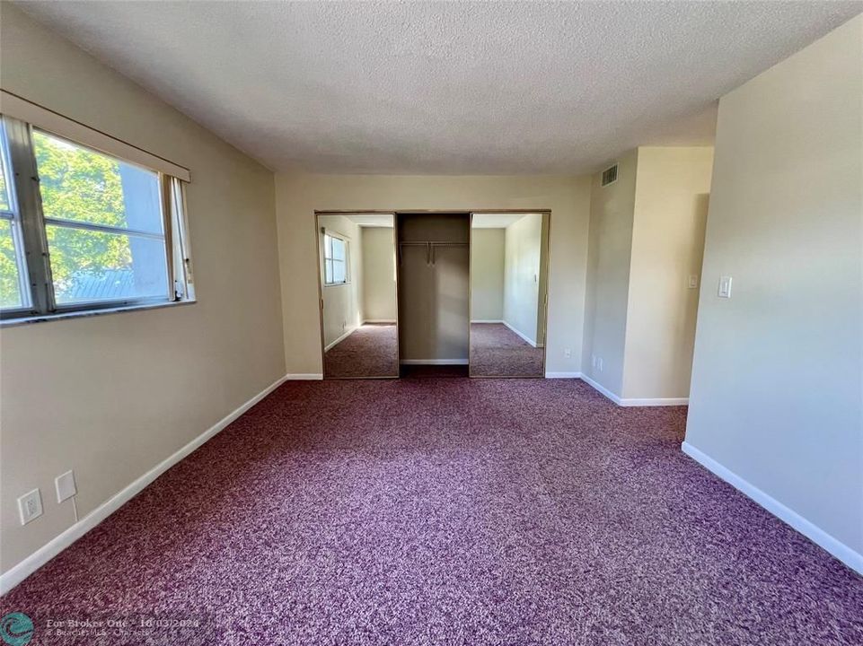 For Sale: $226,500 (2 beds, 2 baths, 1179 Square Feet)