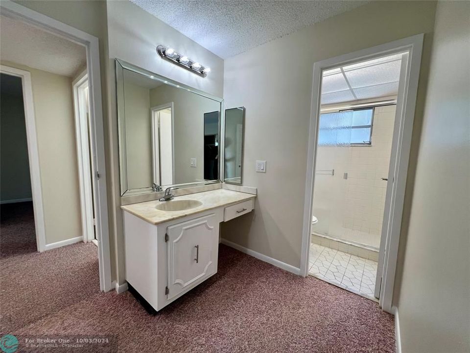 For Sale: $226,500 (2 beds, 2 baths, 1179 Square Feet)