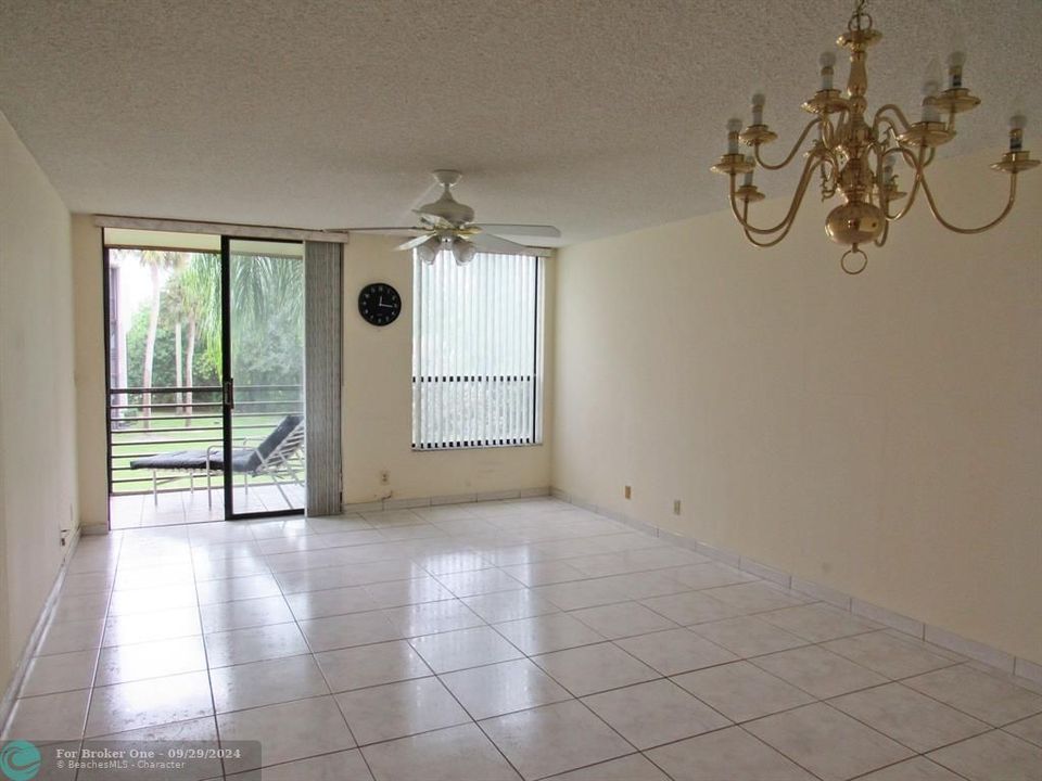 For Sale: $190,000 (2 beds, 2 baths, 1032 Square Feet)