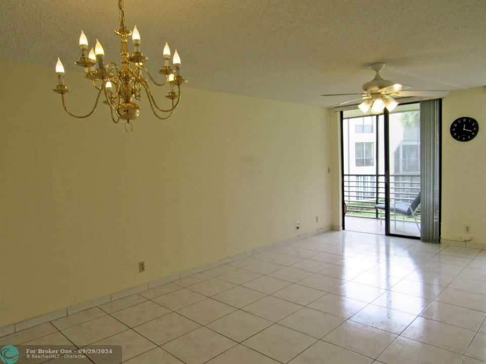 For Sale: $190,000 (2 beds, 2 baths, 1032 Square Feet)