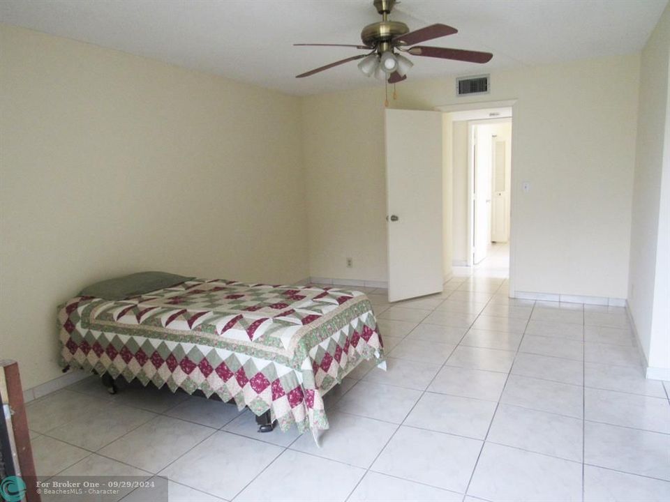 For Sale: $190,000 (2 beds, 2 baths, 1032 Square Feet)