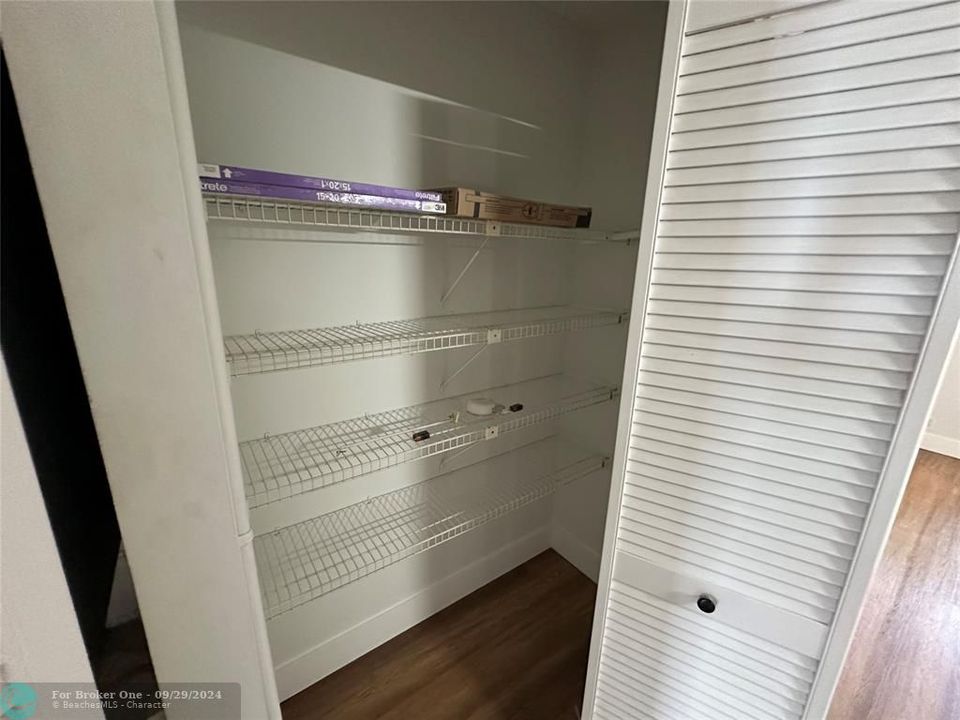 En Venta: $295,000 (2 camas, 2 baños, 1120 Pies cuadrados)