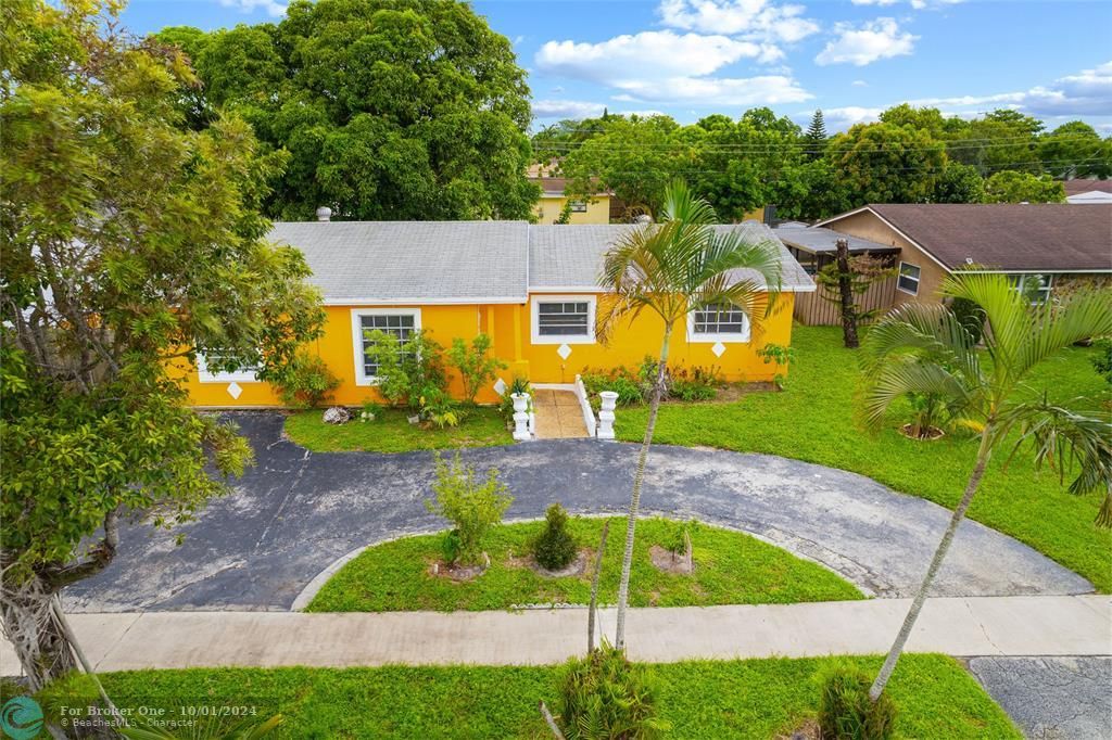 For Sale: $495,000 (3 beds, 2 baths, 1895 Square Feet)