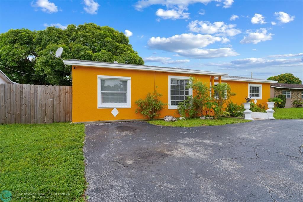 For Sale: $495,000 (3 beds, 2 baths, 1895 Square Feet)