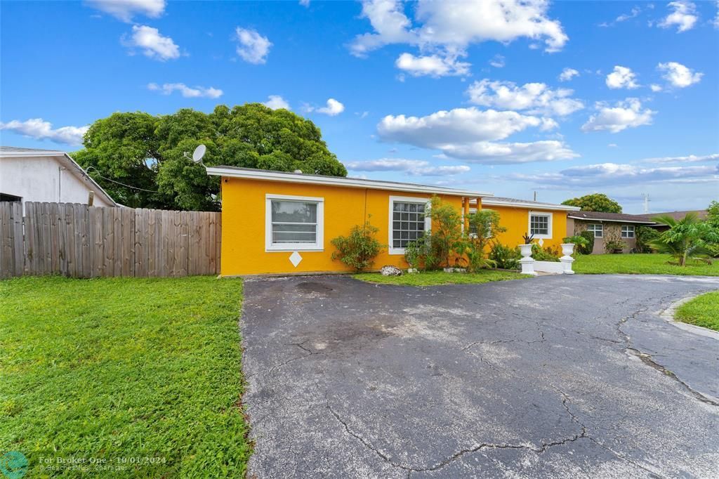 For Sale: $495,000 (3 beds, 2 baths, 1895 Square Feet)