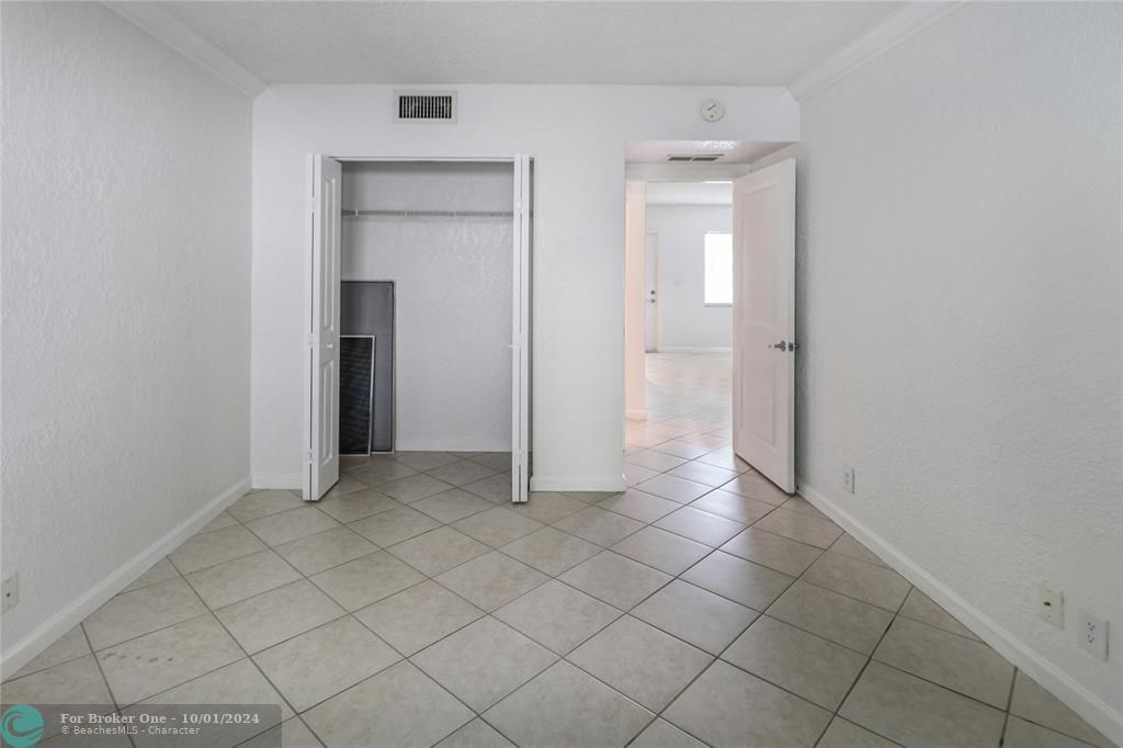 For Sale: $269,500 (2 beds, 1 baths, 614 Square Feet)