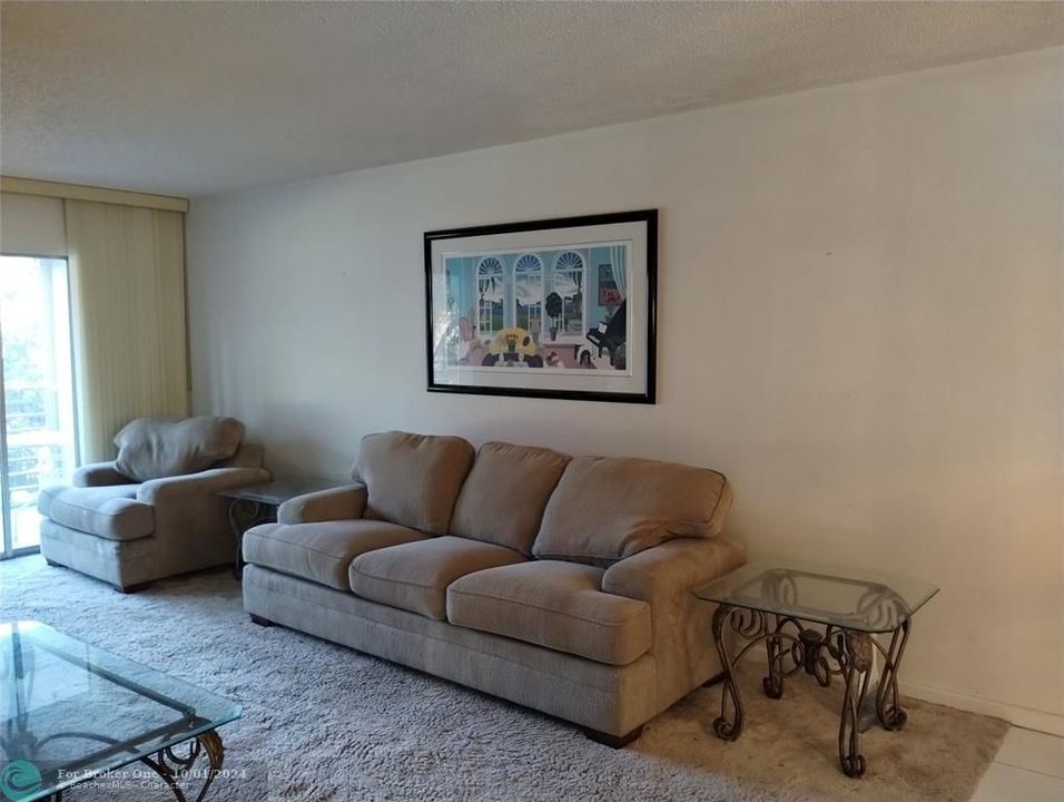 For Sale: $145,000 (2 beds, 2 baths, 1162 Square Feet)