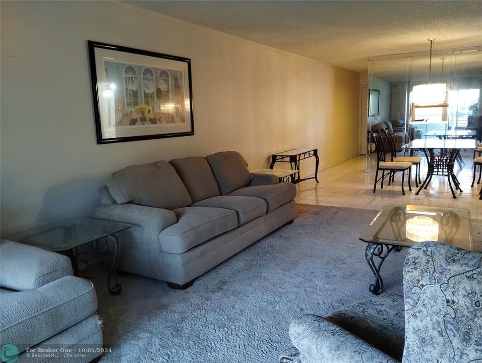 For Sale: $145,000 (2 beds, 2 baths, 1162 Square Feet)