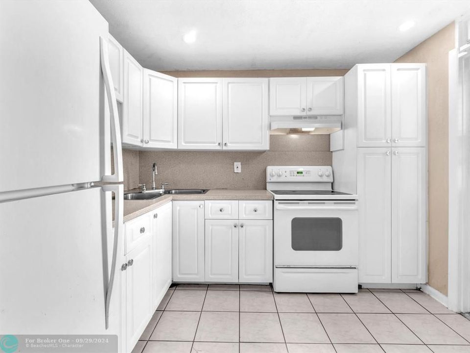 For Rent: $1,850 (2 beds, 2 baths, 1121 Square Feet)