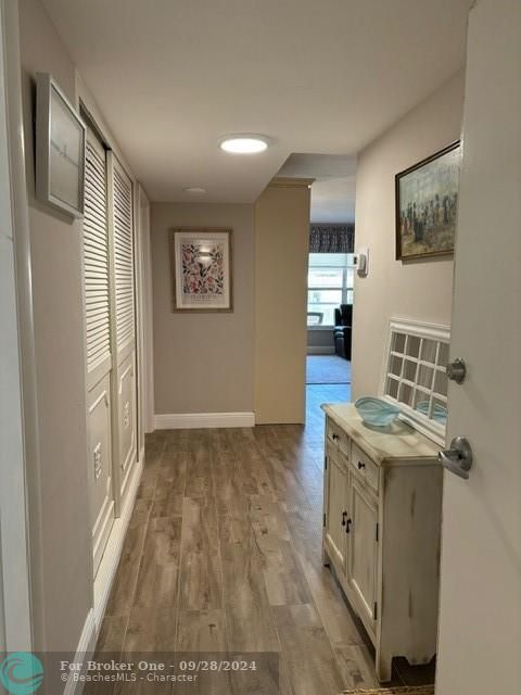 For Rent: $2,700 (1 beds, 1 baths, 1187 Square Feet)