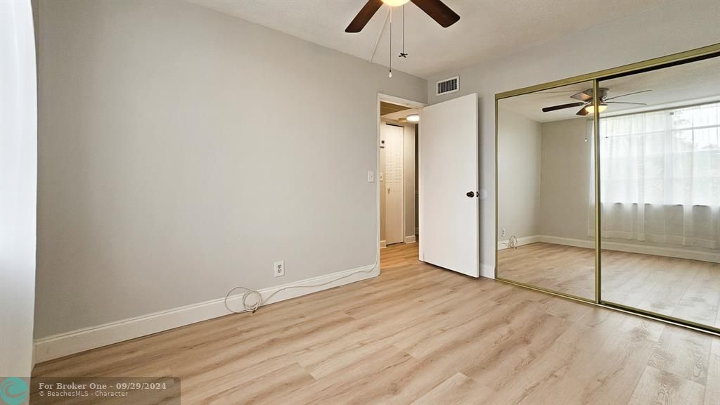 For Rent: $2,200 (2 beds, 2 baths, 965 Square Feet)