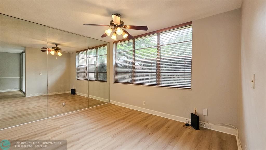 For Rent: $2,200 (2 beds, 2 baths, 965 Square Feet)