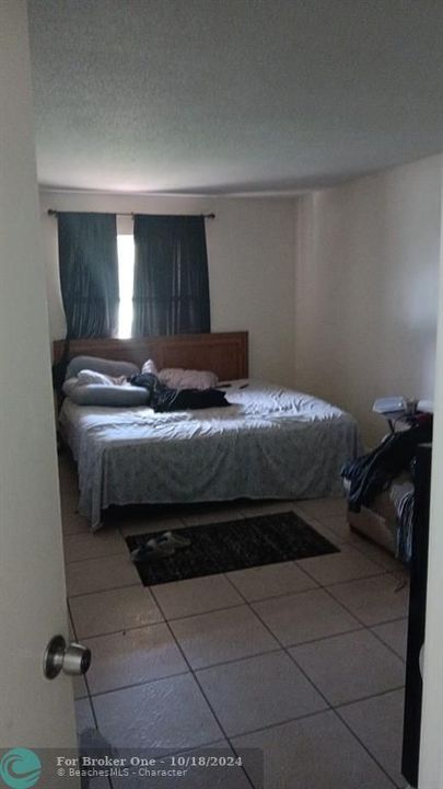 For Sale: $2,000 (2 beds, 1 baths, 1600 Square Feet)