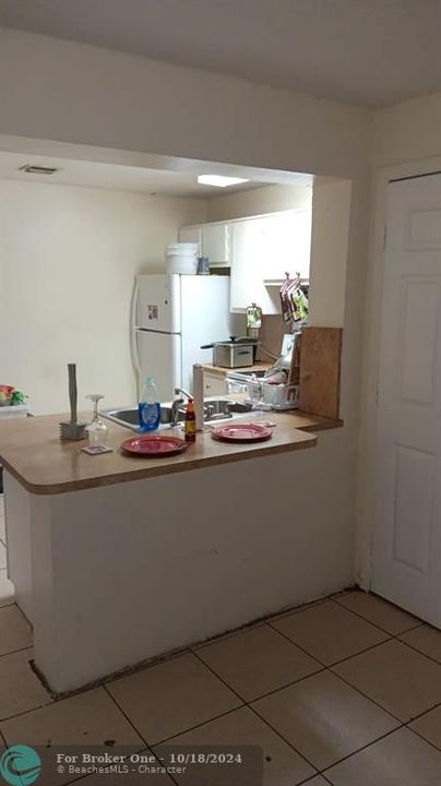 For Sale: $2,000 (2 beds, 1 baths, 1600 Square Feet)