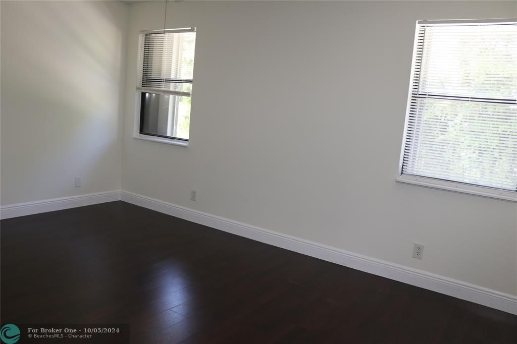 For Rent: $3,000 (4 beds, 2 baths, 1665 Square Feet)