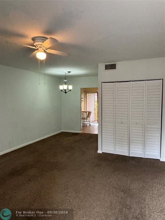 For Rent: $1,425 (1 beds, 1 baths, 670 Square Feet)