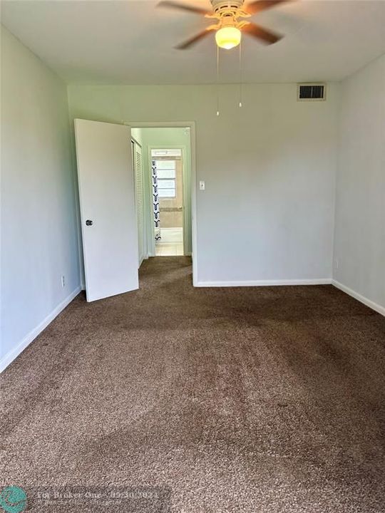 For Rent: $1,425 (1 beds, 1 baths, 670 Square Feet)