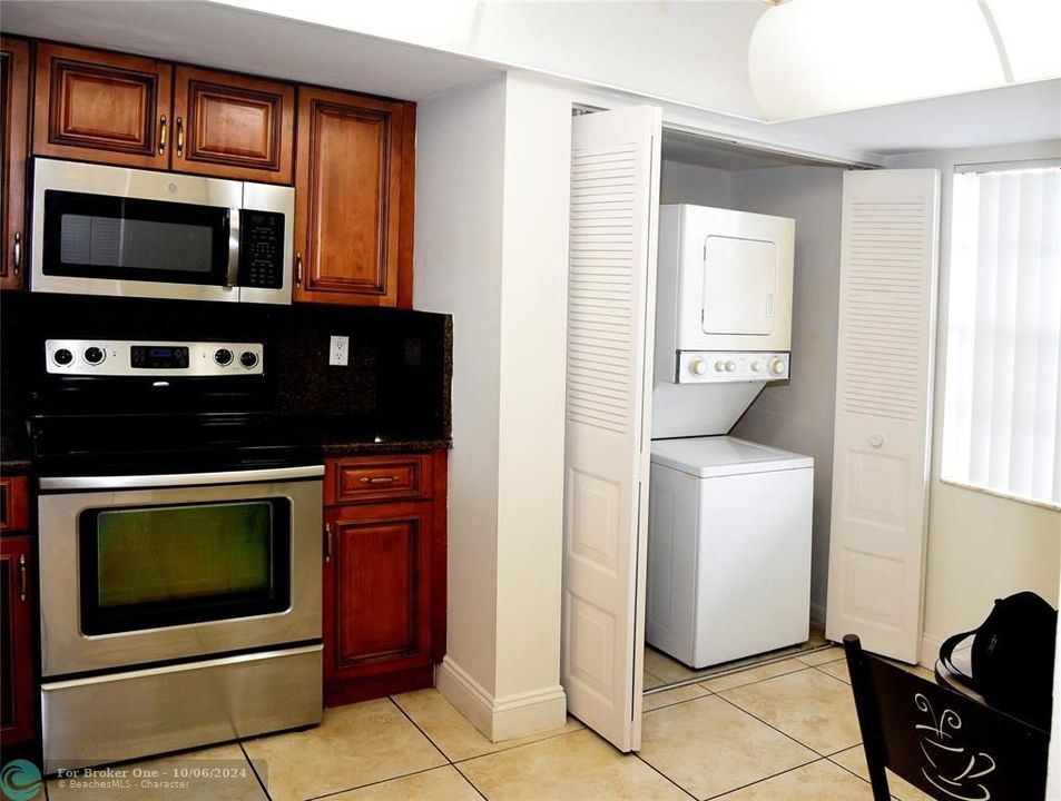 For Rent: $1,750 (2 beds, 2 baths, 1000 Square Feet)