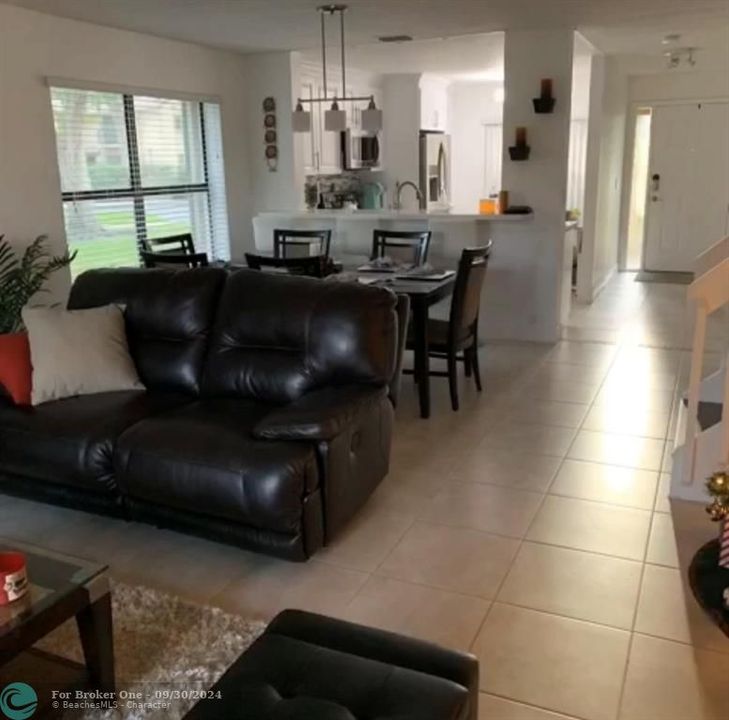 En Venta: $375,000 (3 camas, 2 baños, 1388 Pies cuadrados)